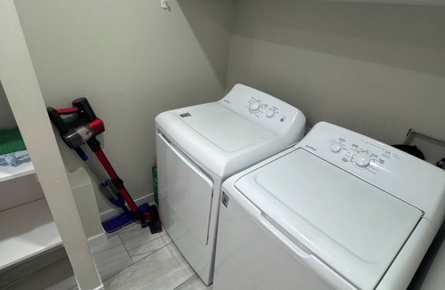 Gatineau Apartment | Freshly renovated 2 bedrom basment alartmentnVery quiete and clean place parking