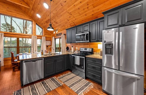Chalet Village North Cabin | Freshly Renovated! 3 Pools, Pickleball, Hot Tub, Game Rm!
