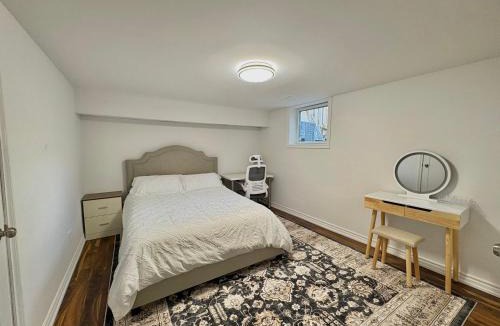 Newtonbrook Apartment | Freshly Renovated Spacious 2BR 2Bath Near TTC and Shops