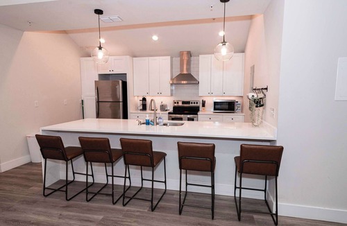 Downtown Jacksonville Apartment | Freshly Renovated Apt - Steps from TIAA Bank Field