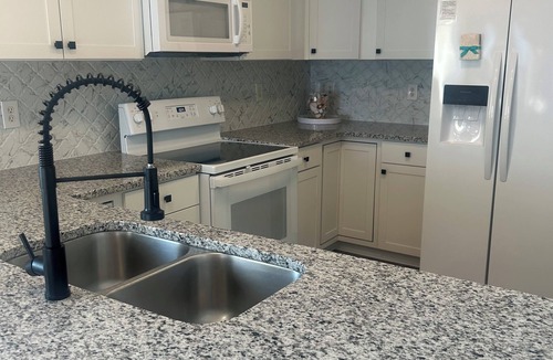 Surf City House | Freshly Updated Beachfront home – Reserve Spring/Summer