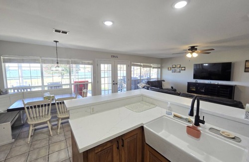 Leon County House | Freshly Updated with large dock