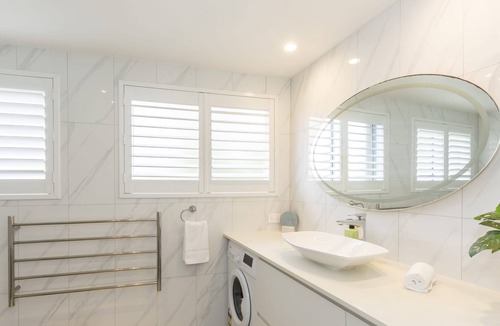 Queenscliff Apartment | Freshwater Beach Manly Great Views & Parking