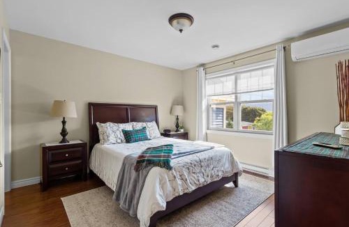 St. John's House | Freshwater Joys 4BR Jellybean Home Near Downtown