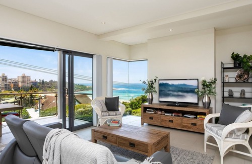 Freshwater House | FRESHWATER STUNNING BEACHSIDE PANORAMA