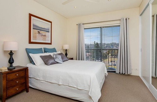 Freshwater House | FRESHWATER STUNNING BEACHSIDE PANORAMA