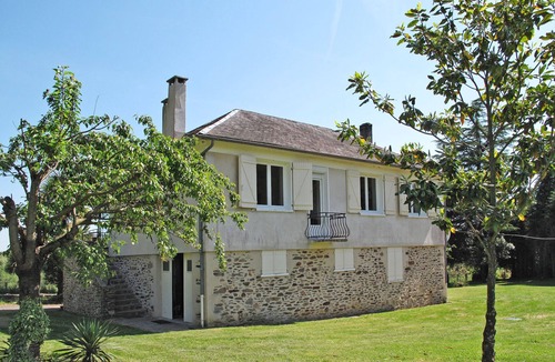 Altillac House | Freyssignes by Interhome