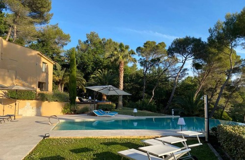 Mougins Villa | FRGK DATCHA in Mougins