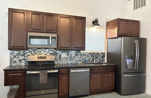 Sheridan House | Frick'n Ranch Less than a mile from Splashway