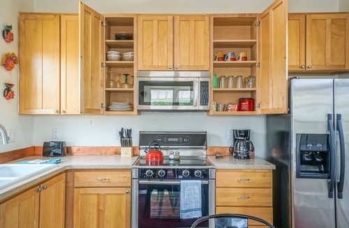 Downtown Albuquerque Condo | Frida Kahlo! 1bd/1.5ba Condo near Old Town/Sawmill. Balcony, Patio!