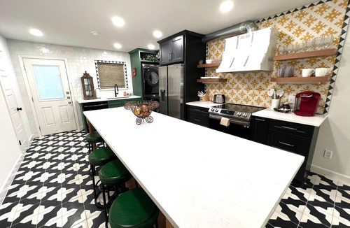 Del Mar Apartment | Frida Unit #2. Charming 2-bedroom apartment in delightful Corpus Christi.