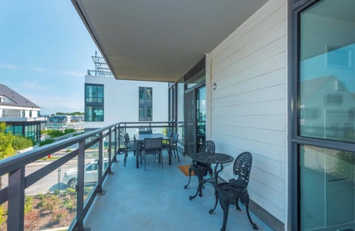 Innisfil Condo | Friday Harbor - Ontario Luxury resort open all year round