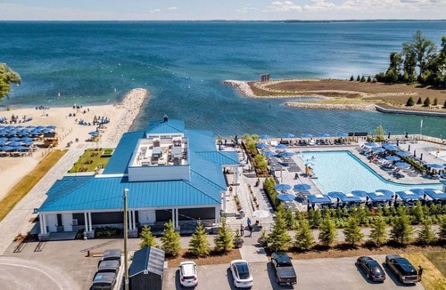 Innisfil Condo | Friday Harbour Condo with Pool