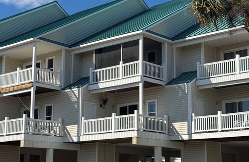 Alligator Point House | FriendLee Cottage at Alligator Point Marina! Gulf to Bay Views & Beach Access.