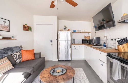 Rincon Heights Apartment | Friendly 2BR Retreat BBQ & Free Parking