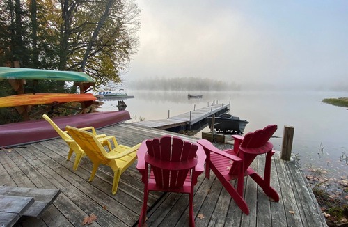 Val-des-Monts House | Friendly Fires: The Perfect Lakeside Getaway