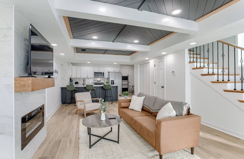 Riverview House | Friendly Getaway Home w/Backyard Arcade &Firepit