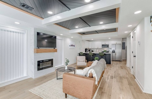 Riverview House | Friendly Getaway Home w/Backyard Arcade &Firepit