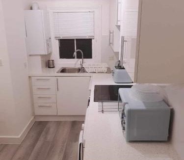 Ealing Common Apartment | Friendly Home