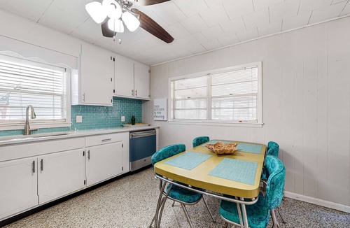 Kiska Beach House | Friendly Home with High-Speed WiFi, Central AC, Firepit, and Outdoor Shower