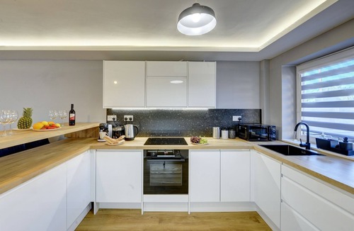 Rugby House | Friendly House - Clarence Rd