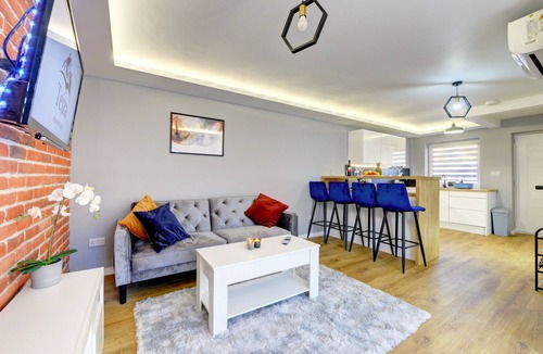 Rugby House | Friendly House - Clarence Rd