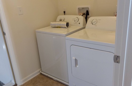 Middletown House | Friendly, quiet community; close to many activities