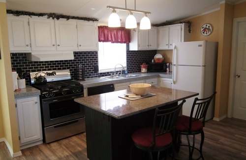 Farmington House | Friends, Family & Pets All Welcome