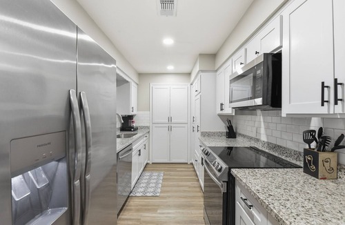 Friendswood House | Friendswood 4BR: Fun Backyard w/Pool, Spa, Grill