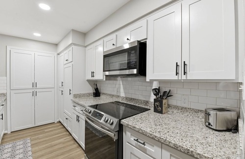 Friendswood House | Friendswood 4BR: Fun Backyard w/Pool, Spa, Grill