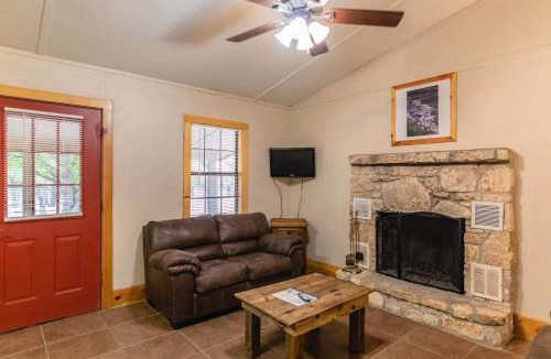 Sabinal House | Frio Country #12