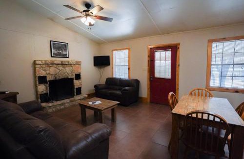 Sabinal House | Frio Country #18