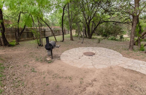 Sabinal Cabin | Frio Country Resort - Within walking distance to the Frio River!