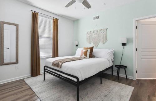 Frisco Apartment | Frisco Business Class, Modern Executive Suite 923