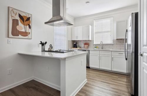 Frisco Apartment | Frisco Business Class, Modern Executive Suite 923