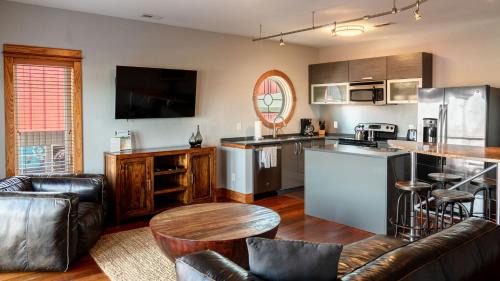 Waves Apartment | Frisco Pier - 2-Bedroom, 2-Bathroom Suite at REAL Watersports