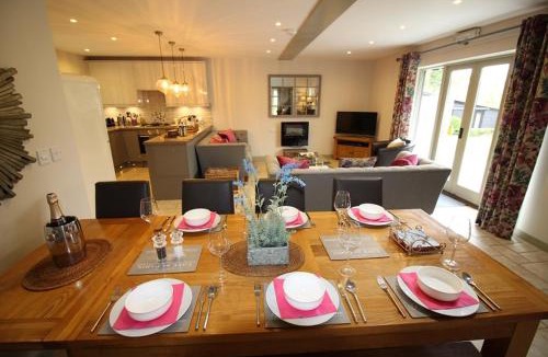 Faversham House | Frith Farm House Cottages