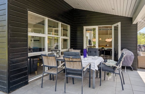 Hou House | "Fritse" - 1.9km from the sea by Interhome