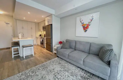 Innisfil Condo | Friyay Harbour Retreat Condo