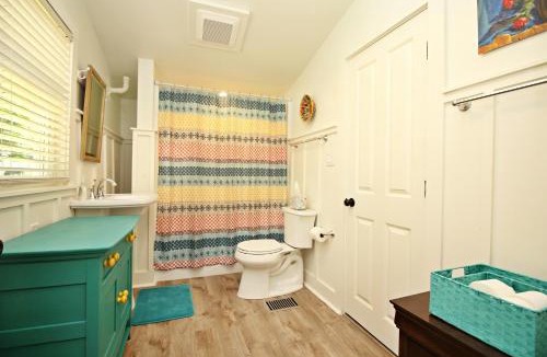 Wimberley House | Frog Cottage on the Blanco