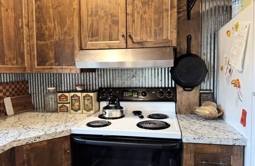 Waterfall House | Frog Hollow Cabin: Private Hot Tub | Fire Pit