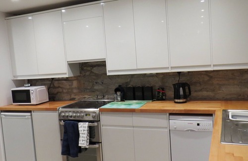 Topsham House | Frog Palace