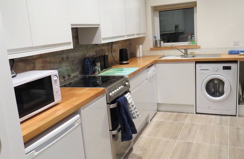 Topsham House | Frog Palace