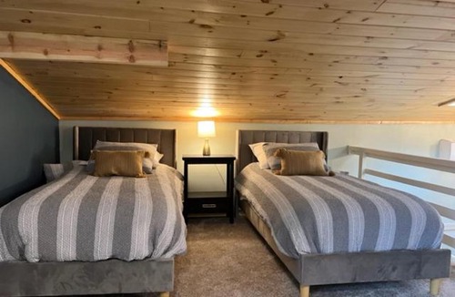 Blodgett Mills Apartment | Froggy Goggle Barn