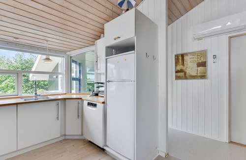 Pøt Strandby House | From the house it is only a few steps walk to the child-friendly swimming beach.