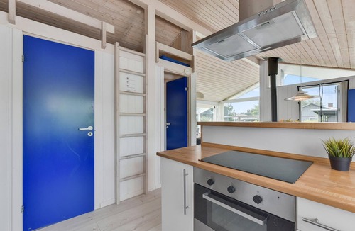 Pøt Strandby House | From the house it is only a few steps walk to the child-friendly swimming beach.