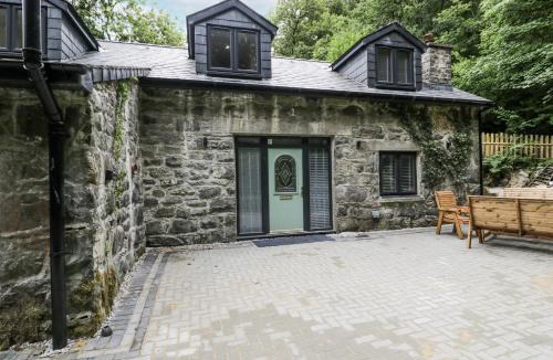 Dolgellau House | Frongoch Old Power House