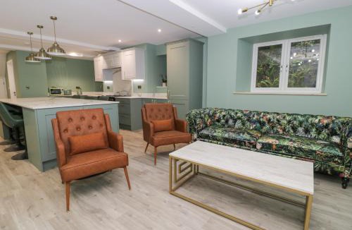 Dolgellau House | Frongoch Old Power House