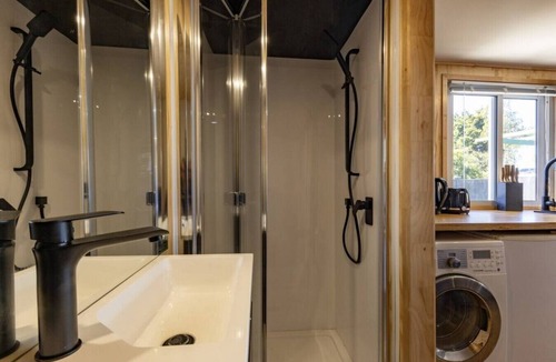 Mount Roskill Cabin | Front Cabin 1564 · Mount Roskill Hideaway Cabin