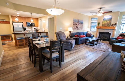Winter Park Condo | Front Corner at Base: 3 King Beds, Deck, Views